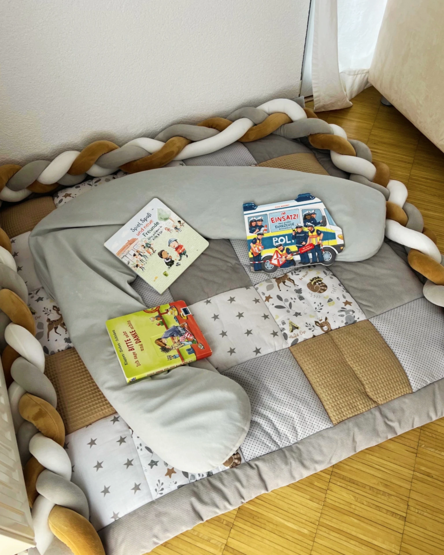 Die Kuscheltierecke Kuscheltierecke mit Bilderbüchern